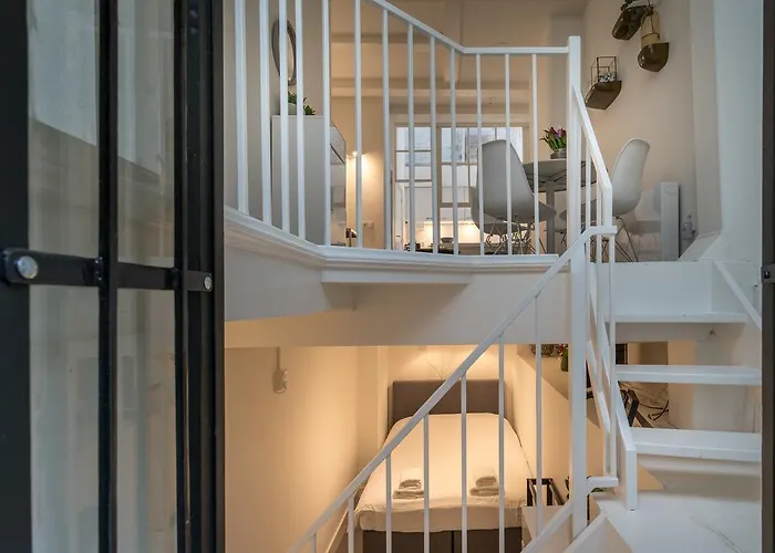 Luxury Flower Market Apartment