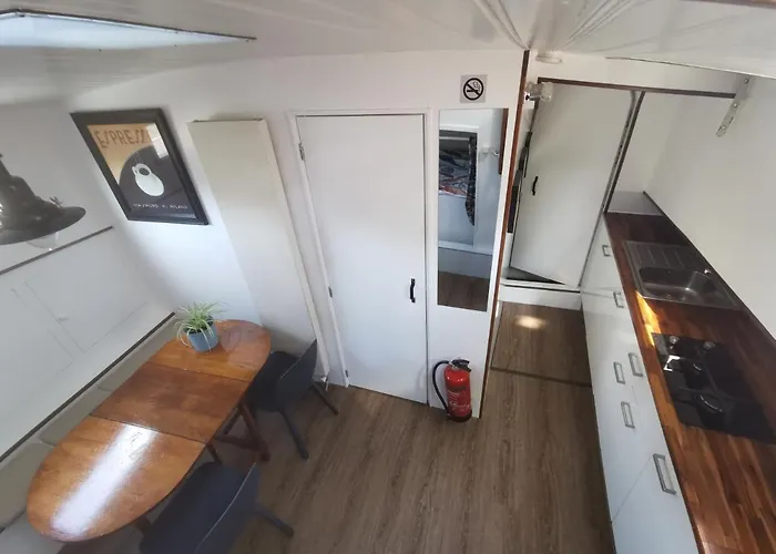 Waterloo Square River Vieuw Houseboat
