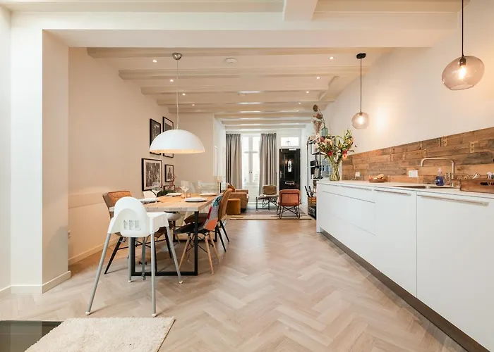 Leidse Square 5 Star Luxury Apartment