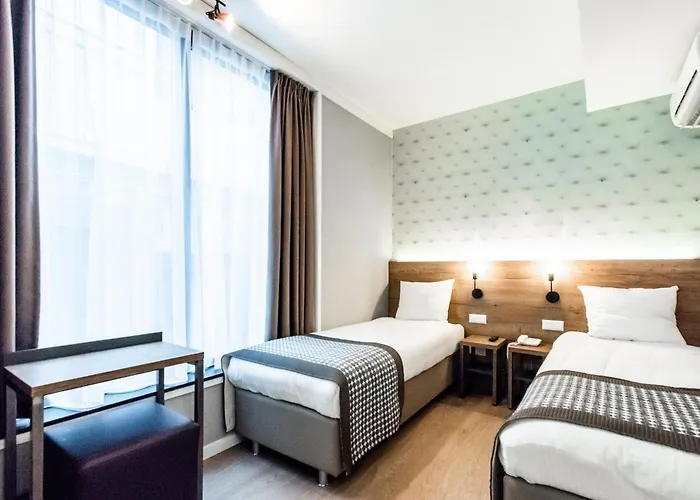 Melrose Hotel