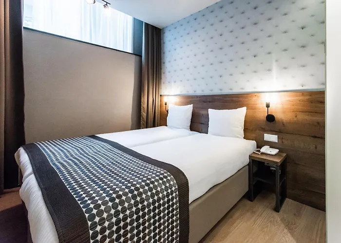 Melrose Hotel