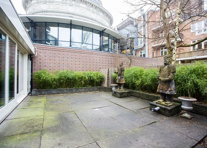 Budget Trianon Hotel